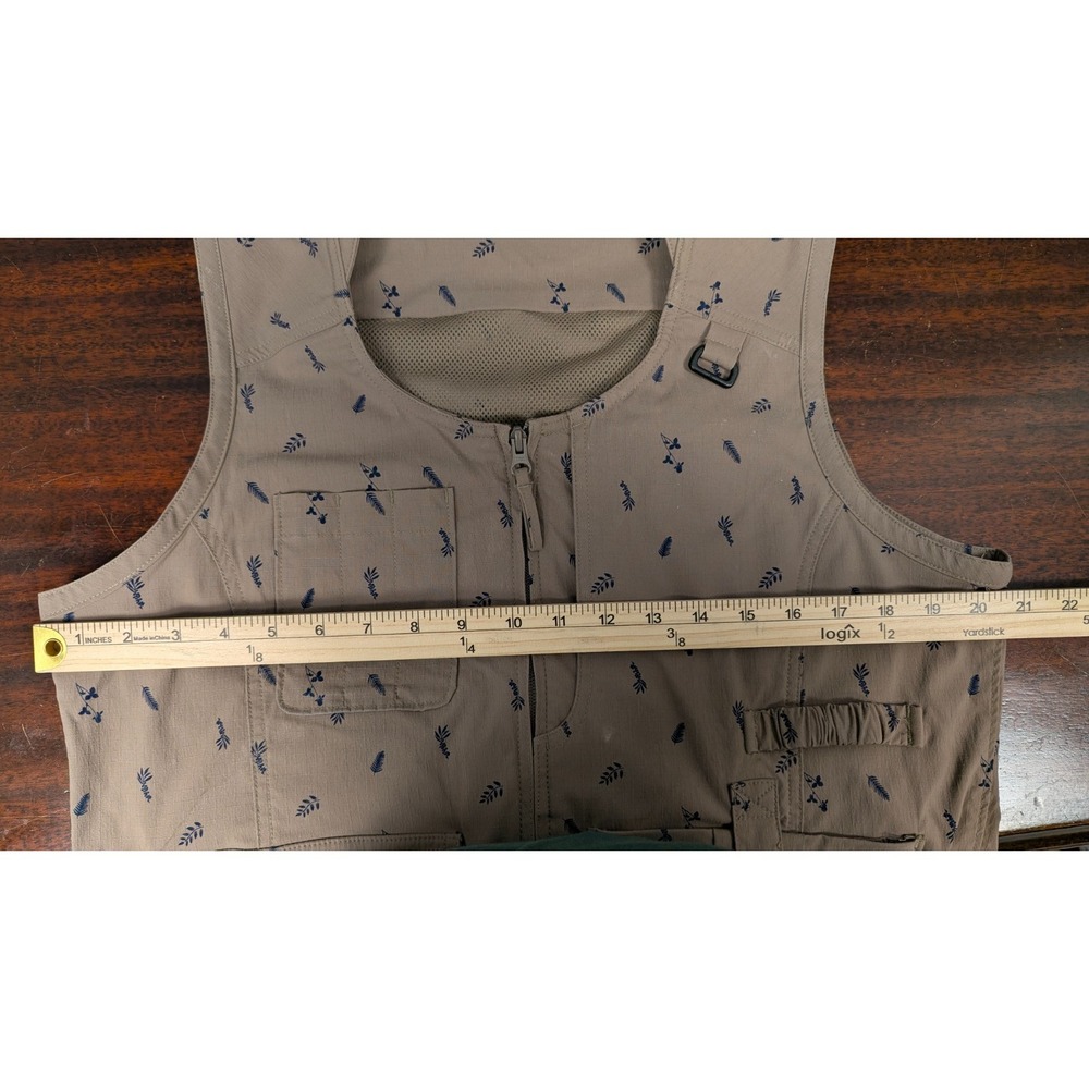 Duluth Trading Co Women's Fly Fishing Utility Vest Khaki Leaf Print Full Zip M - Picture 9 of 11